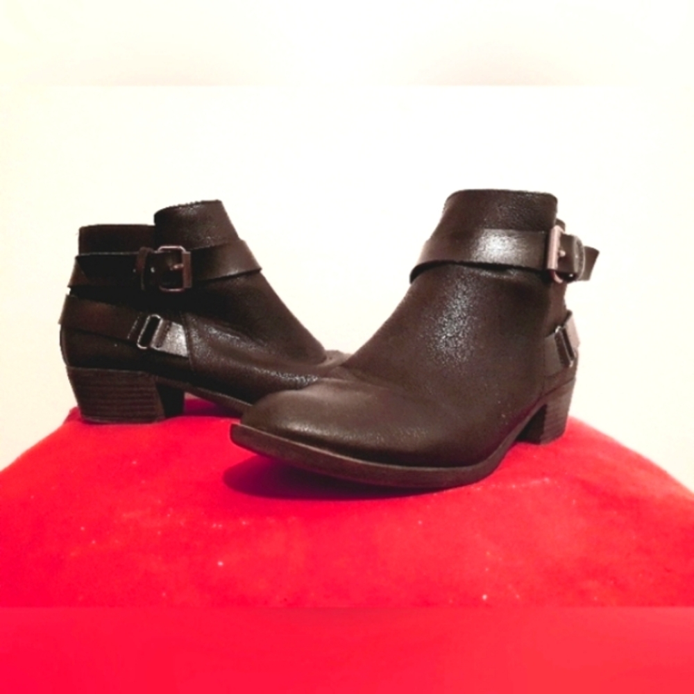 Steve Madden Girl low-heeled ankle boots, size 7